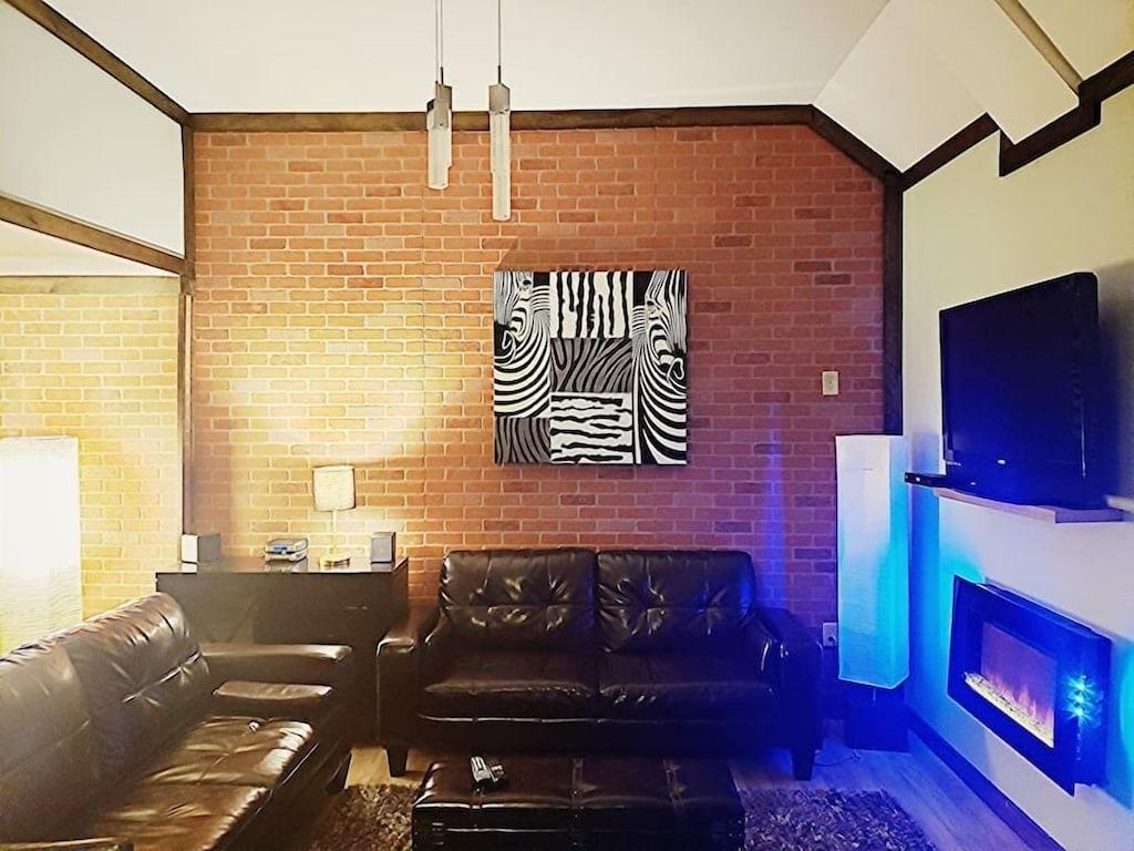 2BR Apartment Near Main Street (D2) Pet Policy