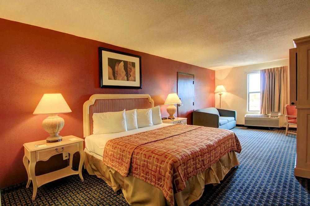 Red Roof Inn Atlanta Six Flags Pet Policy