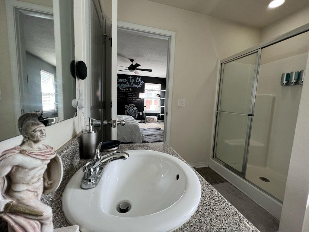 Family Oasis 10 Minutes from Navarre Beach Pet Policy