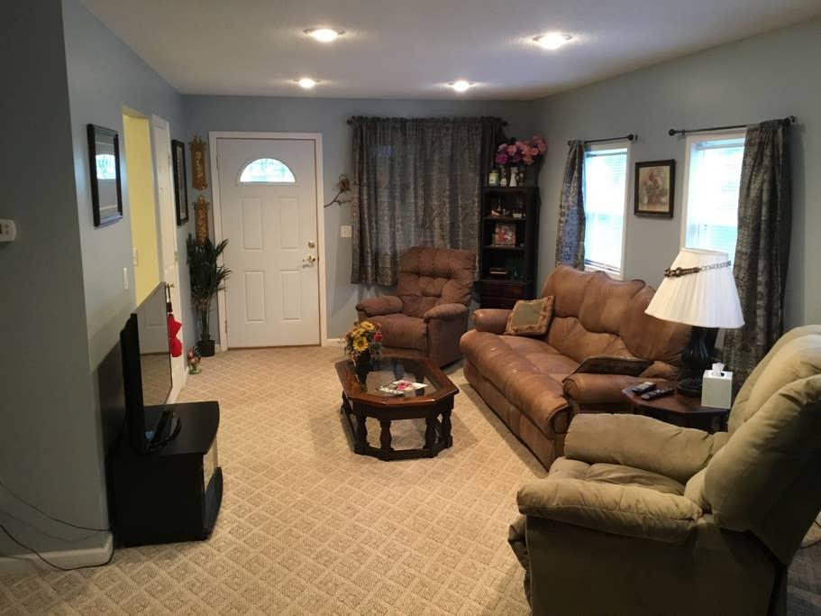 Abbeville Airbnb Rentals Pet Policy