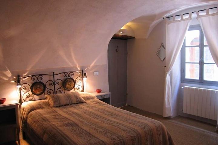 Pet Friendly Traditional House in Beautiful Apricale