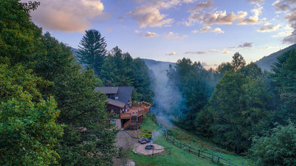 Pet Friendly Vacation Rentals In Hot Springs Nc Bringfido