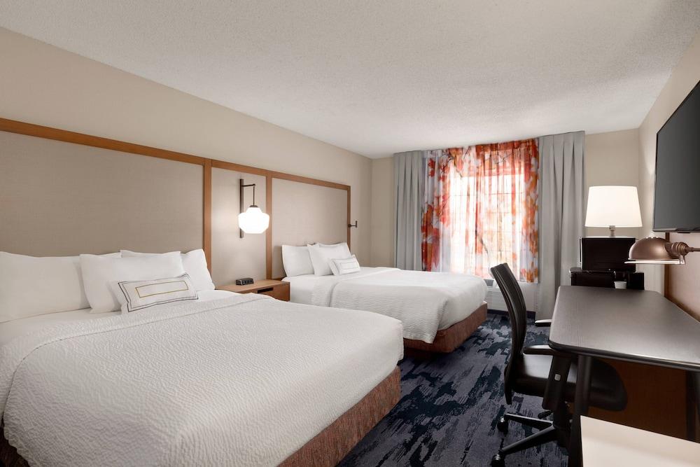 Pet Friendly Fairfield Inn and Suites by Marriott Wheeling St Clairsville