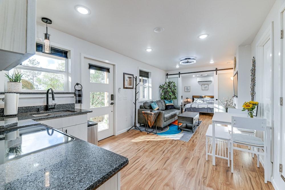 Grants Pass Retreat With Hot Tub & Mountain Views Pet Policy