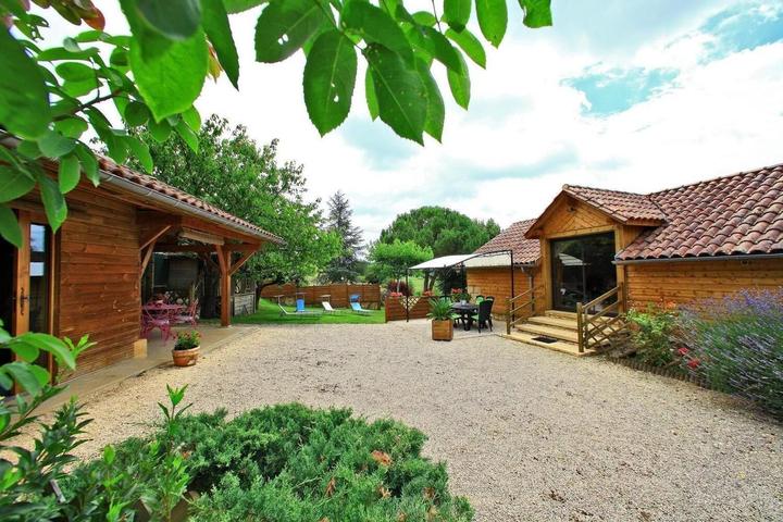 Pet Friendly Charming House in the Heart of the Dordogne