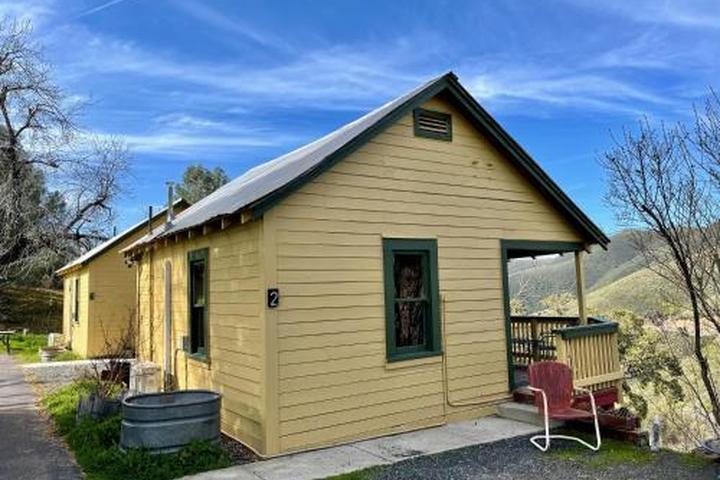 Pet Friendly Priest Station Cafe & Cabins