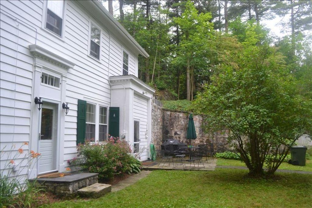 Pet Friendly Vacation Rentals In Great Barrington Ma - Bringfido
