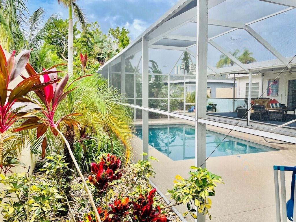 Lido Beach Bungalow with Private Pool Pet Policy
