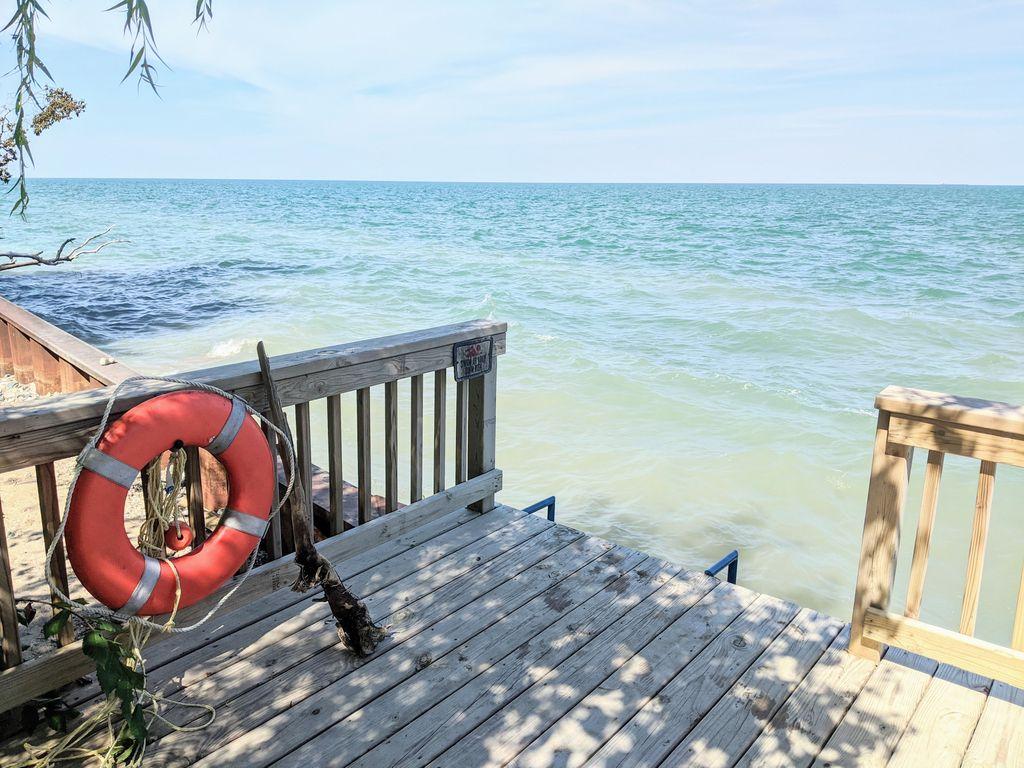 Pet Friendly Little Cottage on the Lake #7