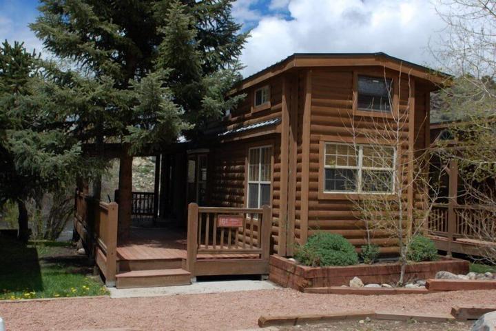 Pet Friendly Modern Tiny Cabin on Taylor River