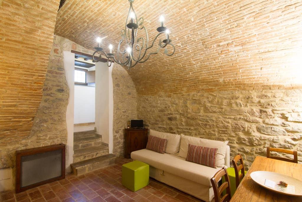 Pet Friendly Gubbio Airbnb Rentals