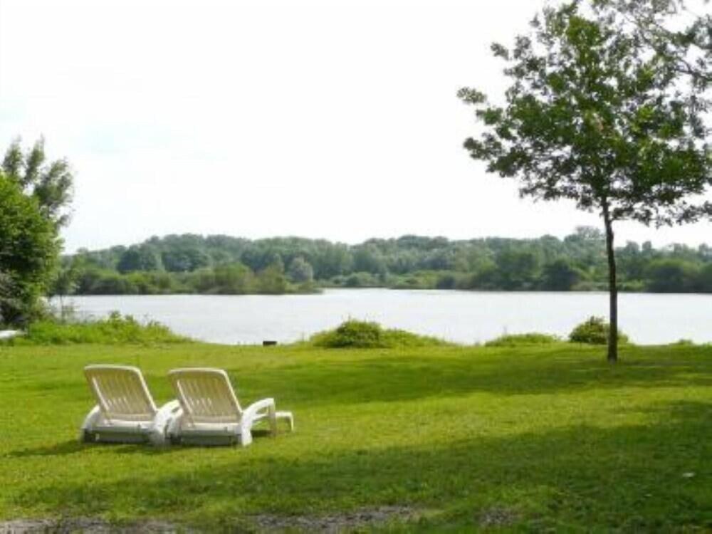 Pet Friendly The Lake House in Eclusier-Vaux