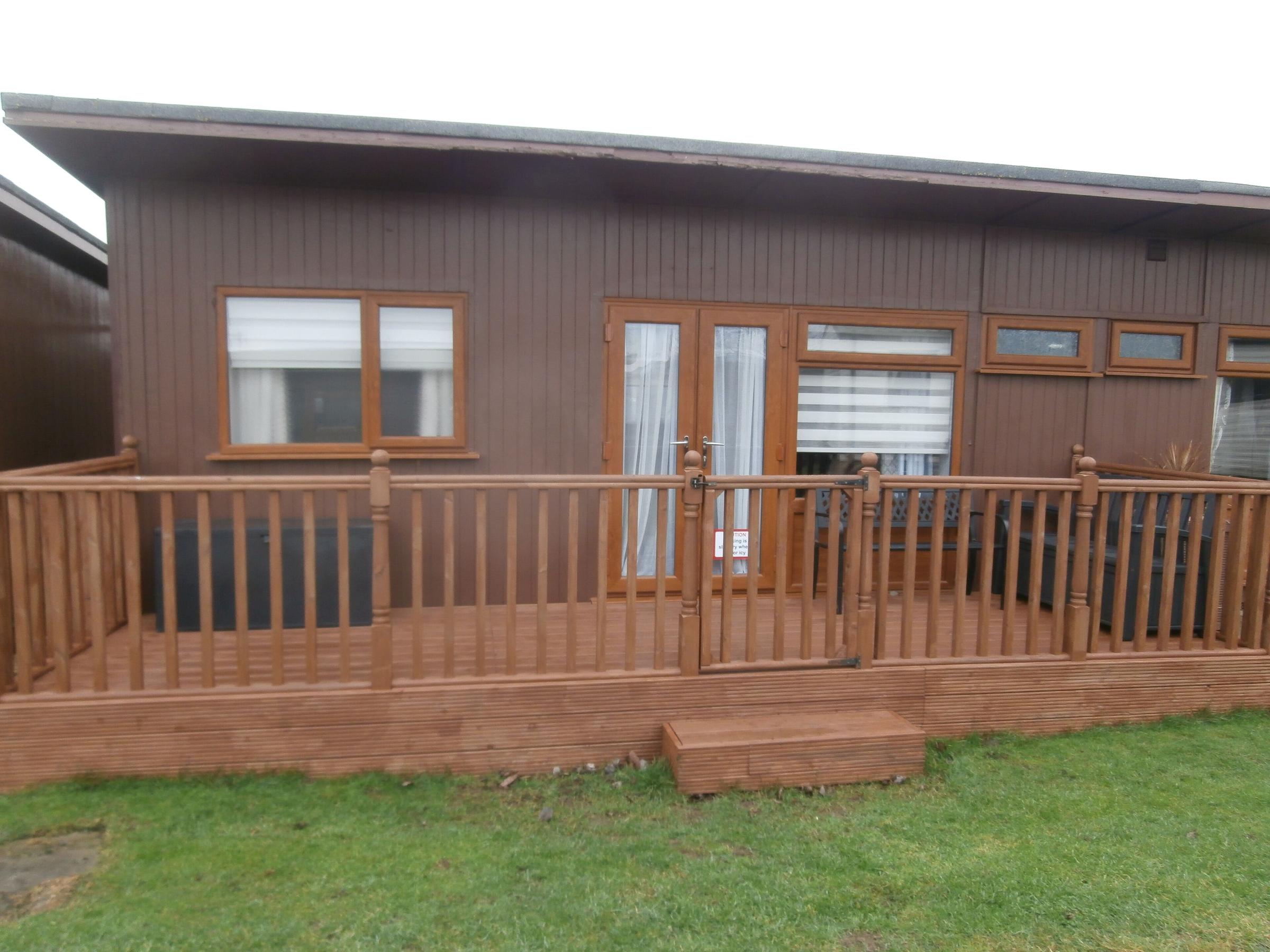 Pet Friendly Lovely 2-Bedroom Chalet in Mablethorpe