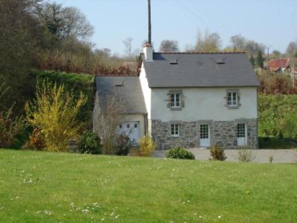 Pet Friendly 2/1 Cottage in Le Mesnilbus