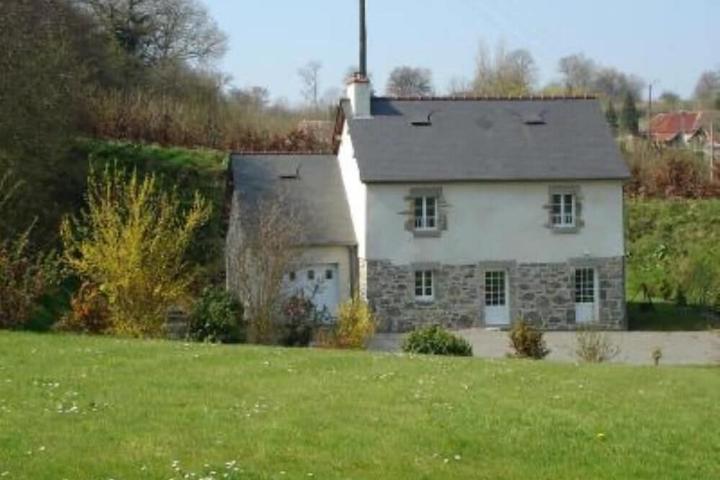 Pet Friendly 2/1 Cottage in Le Mesnilbus