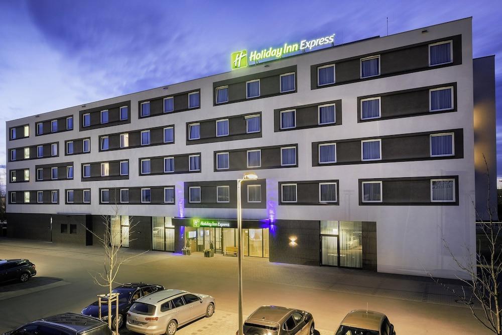 Pet Friendly Holiday Inn Express Friedrichshafen an IHG Hotel