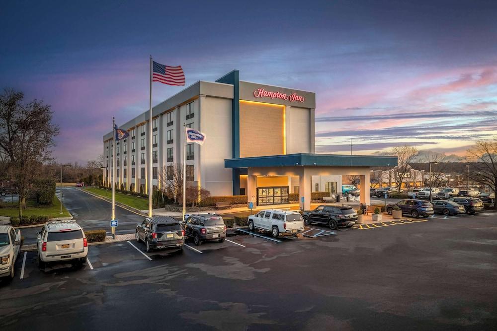 Pet Friendly Hampton Inn Long Island Commack