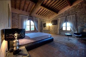 Pet Friendly Room in B&B - Room Overlooking the Vineyards and Florence