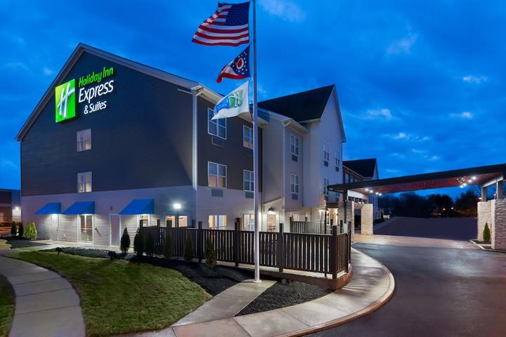 Pet Friendly Holiday Inn Express & Suites Columbus Airport East an IHG Hotel