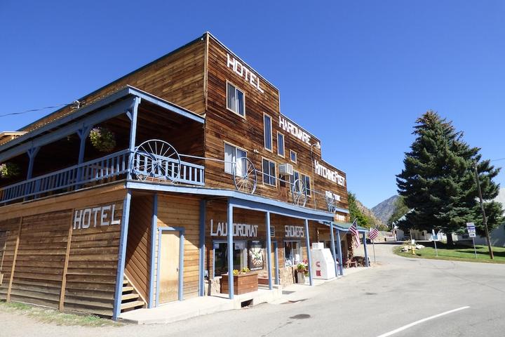 Pet Friendly The Hitching Post Hotel and Farm Store