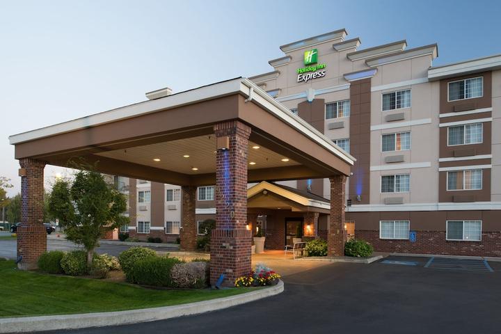 Pet Friendly Holiday Inn Express Spokane-Valley an IHG Hotel