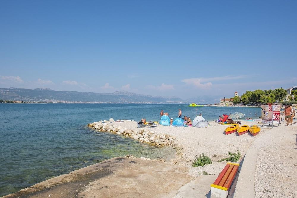 Pet Friendly Mediteran Travel Camping Sveti Kri