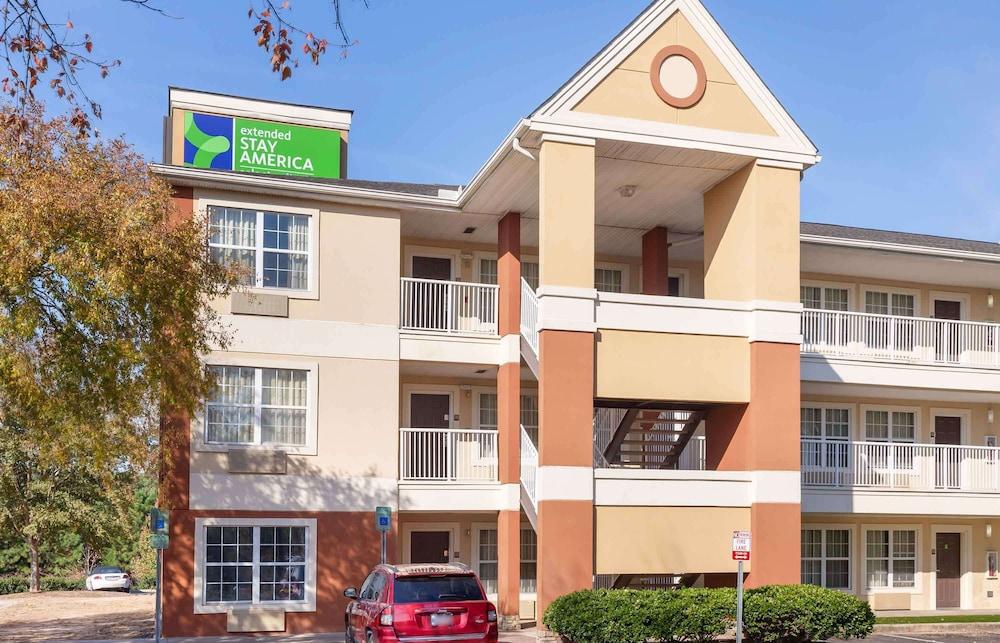 Pet Friendly Extended Stay America Select Suites Raleigh RDU Airport
