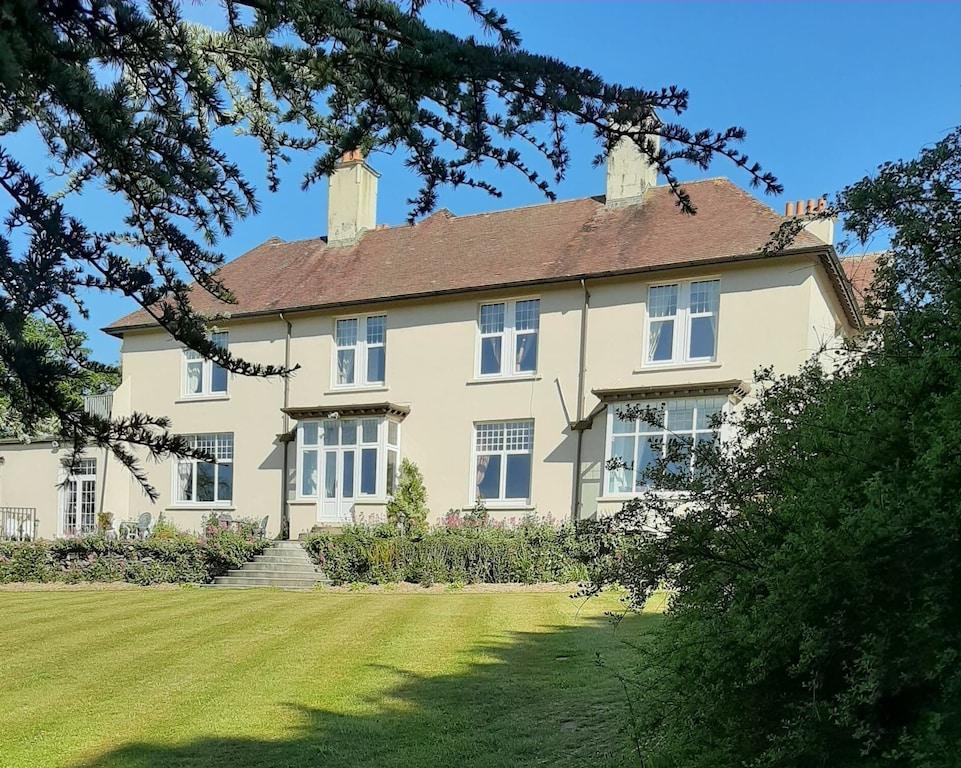 Pet Friendly Large Country Manor in North Devon