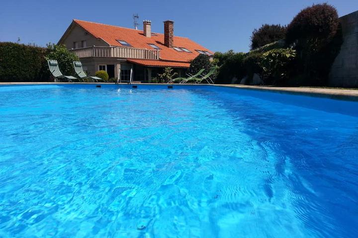 Pet Friendly House with Pool in Razo