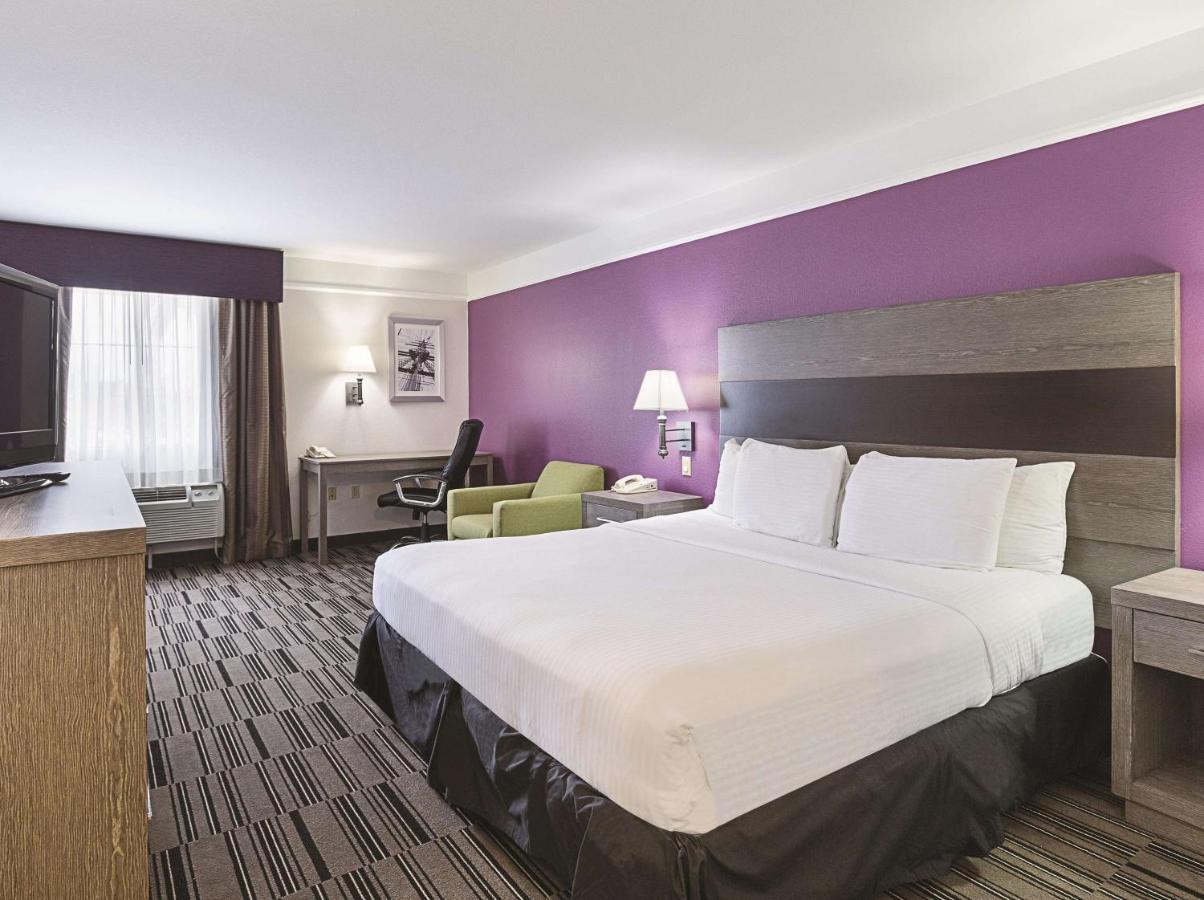 Kemah Edgewater Hotel Pet Policy