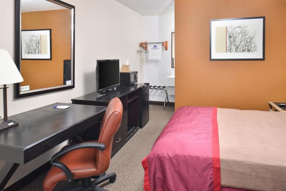 Red Coach Inn Suites Pet Policy