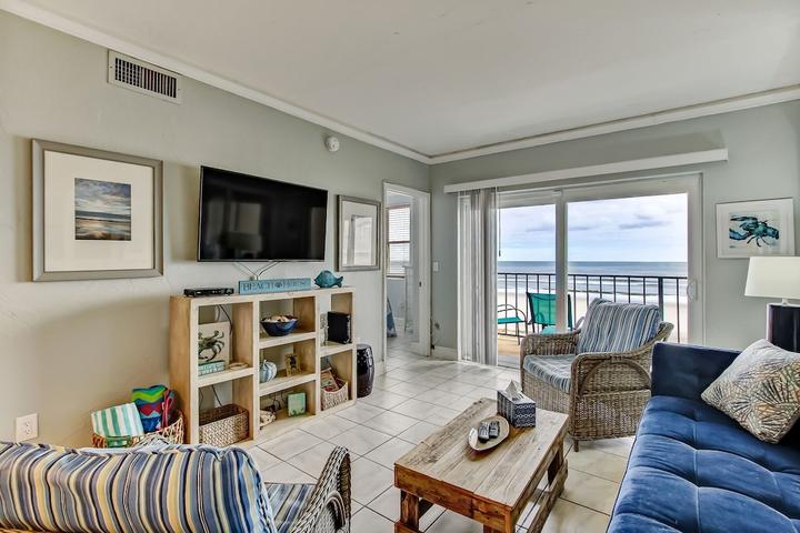 Pet Friendly Beautiful Oceanfront Condo on the Beach with Pool