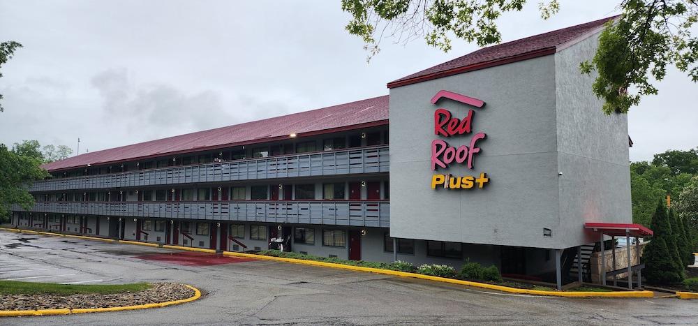 Pet Friendly Red Roof Inn PLUS+ Pittsburgh East - Monroeville