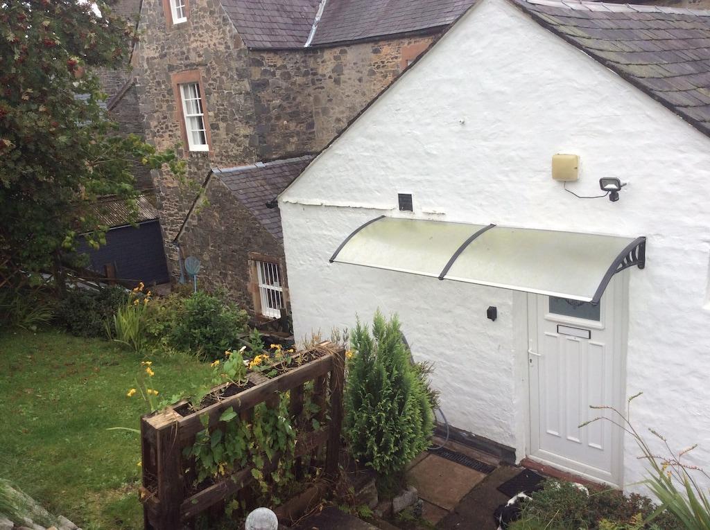 Quiet Cottage on the Edge of Moffat Pet Policy