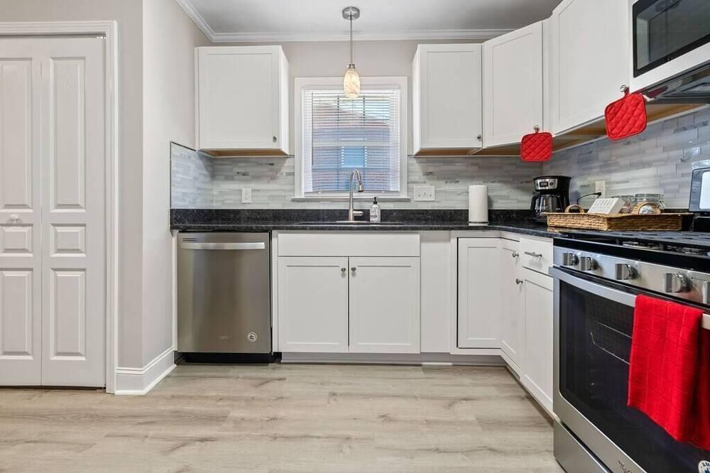 Pet Friendly Cozy 3BR Bungalow in Davidson Sleeps 8