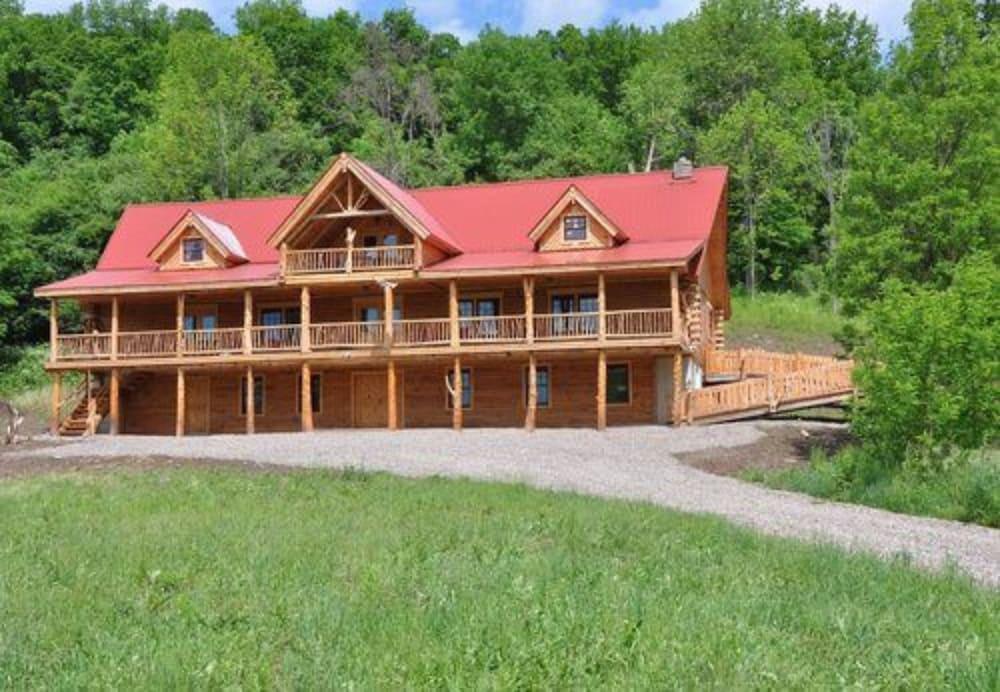 Pet Friendly Lodge Solange Bed and Breakfast