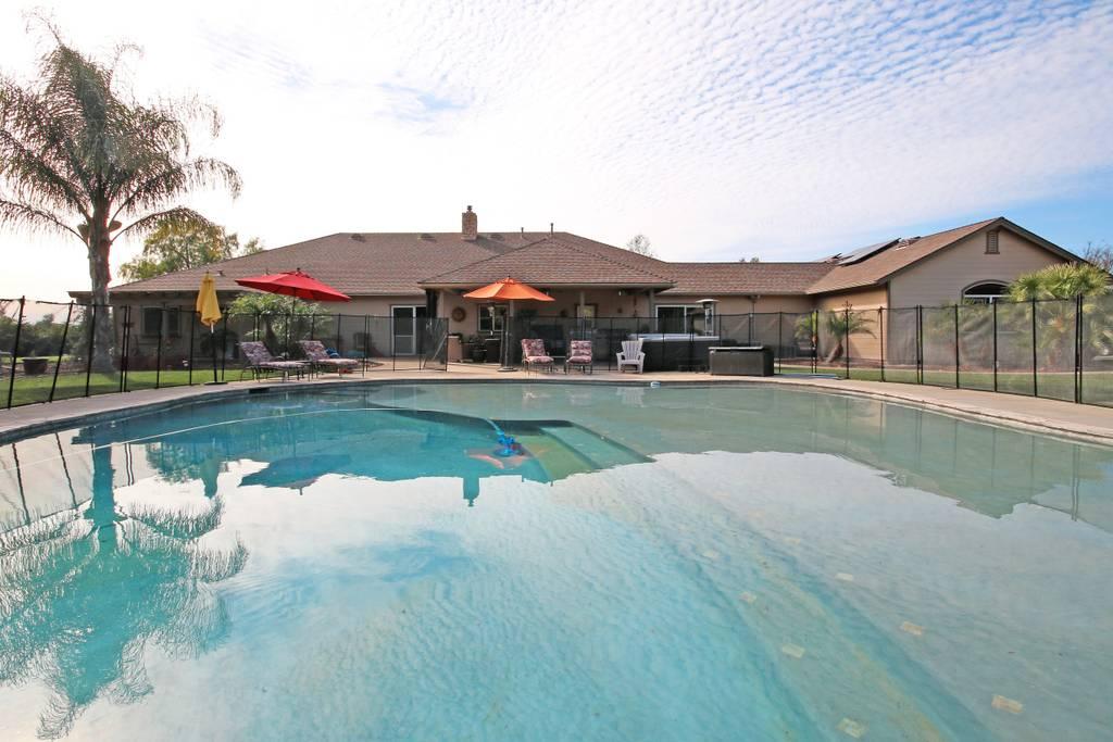 Ramona Airbnb Rentals Pet Policy