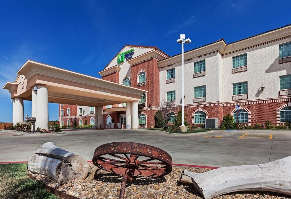 Holiday Inn Express & Suites East Amarillo an IHG Hotel Pet Policy
