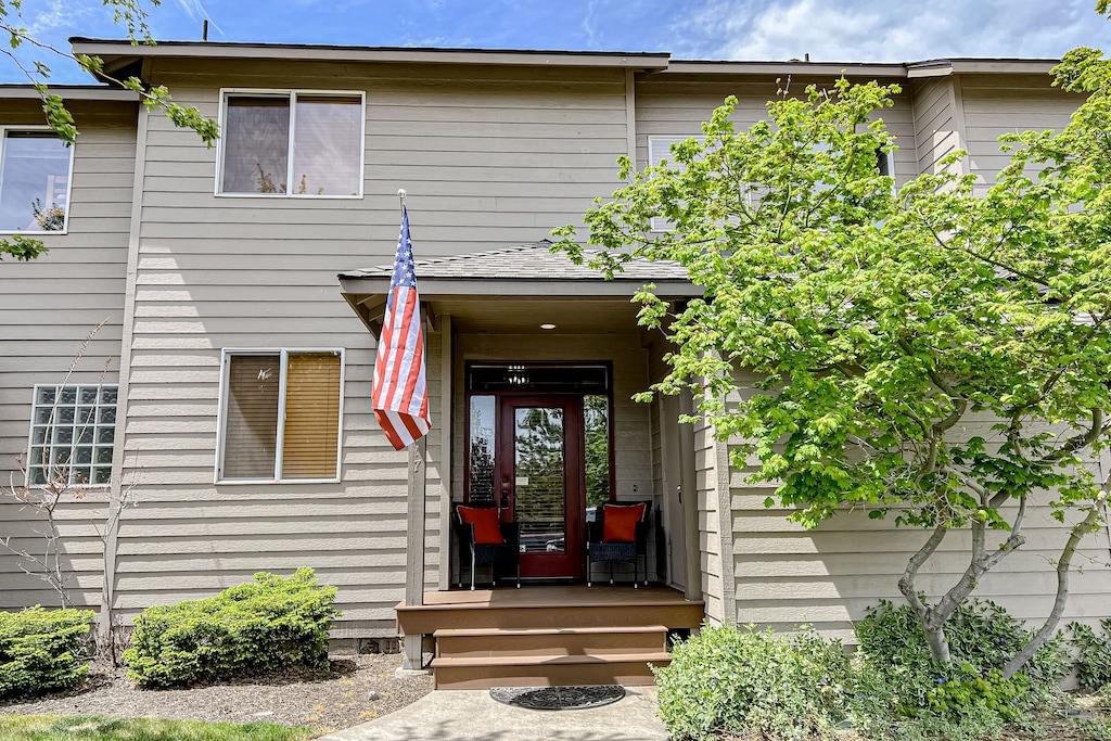 Desert Eagle on Par Pet Policy