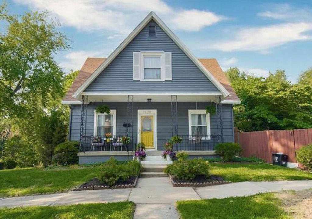 2/2 Kansas City House Near KU Pet Policy