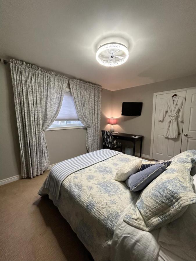 Pet Friendly Willow Pond Satellite B&B