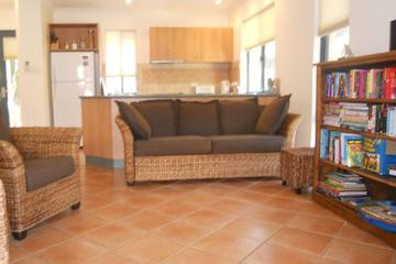 Pet Friendly Melros Beach Holiday Cottage