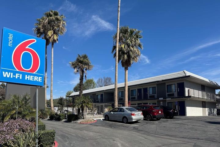Pet Friendly Motel 6 Simi Valley CA