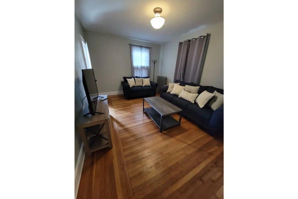 Wooster Square Lovely 2BR Pet Policy