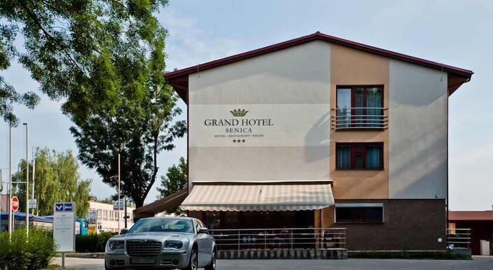 Pet Friendly Grand Hotel Senica