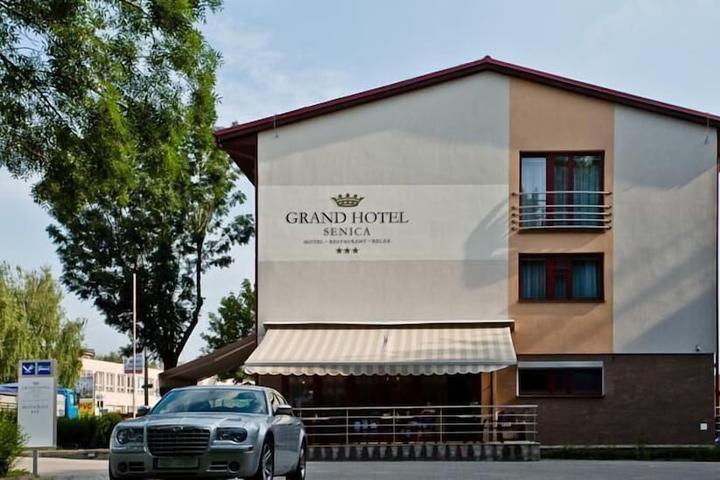 Pet Friendly Grand Hotel Senica