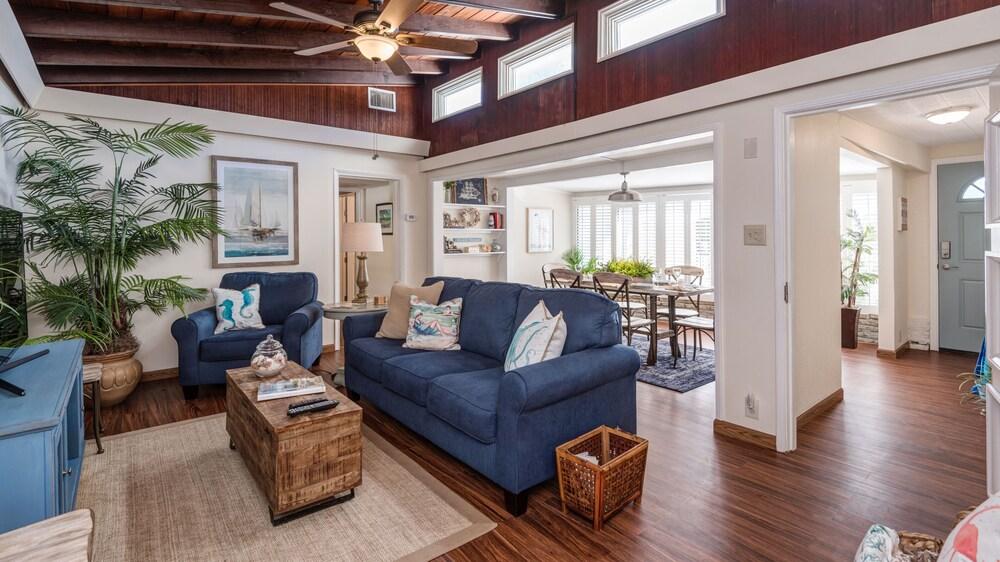 Blue Seahorse House Gulfport Pet Policy