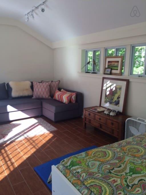Pet Friendly South Dartmouth Airbnb Rentals