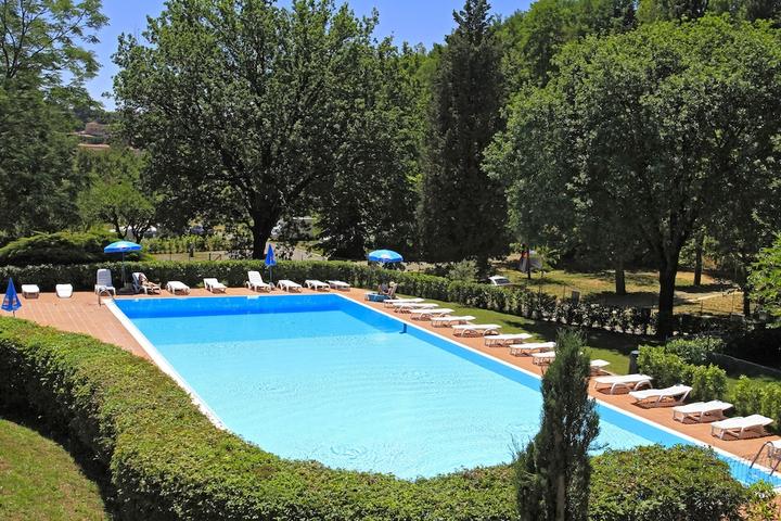 Pet Friendly Camping Siena Colleverde