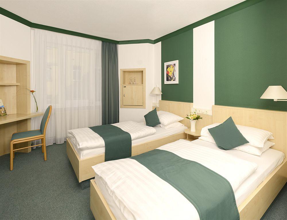 Hotel Kaiserin Augusta Pet Policy